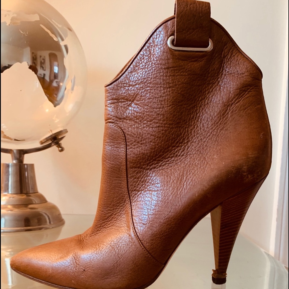CASADEi Booties!💛
